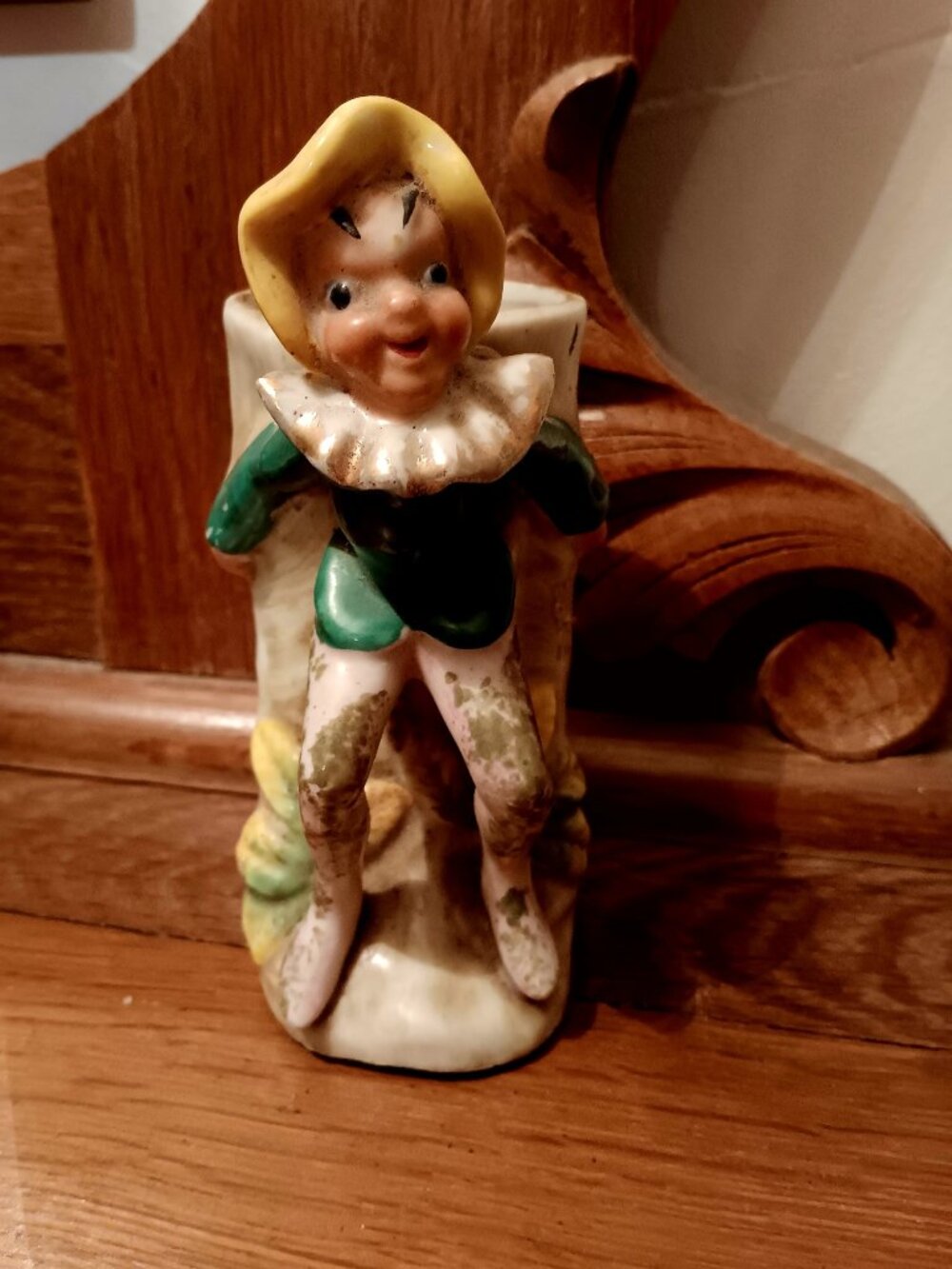 1950's Pixie/Elf Hand-painted Ceramic Tree Stump Bud Vase ~ Japan